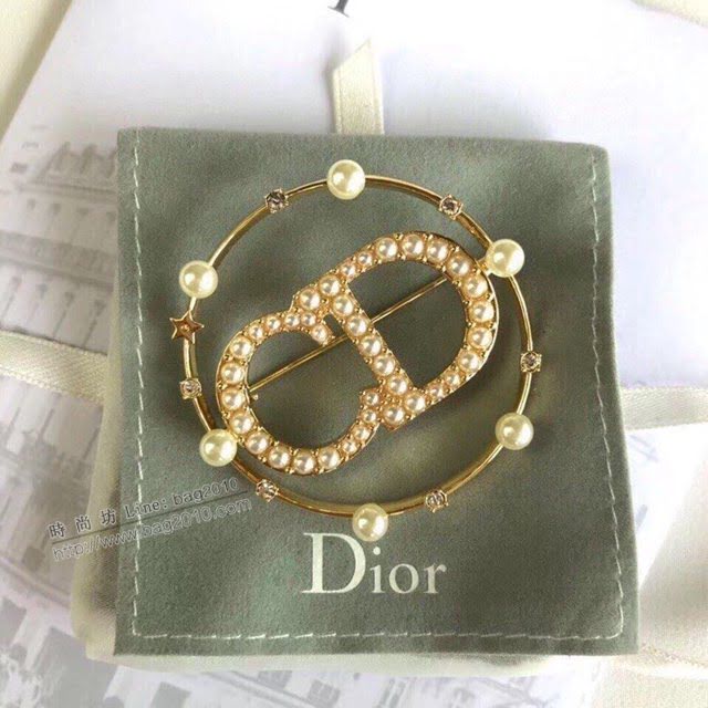 Dior飾品 迪奧經典熱銷款CD字母珍珠胸針  zgd1394